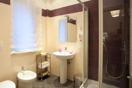 فندق مبيت وإفطار 4 H B&B