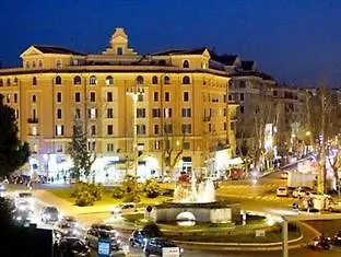 فندق مبيت وإفطار 4 H B&B